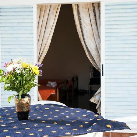 Eleni Кефалос