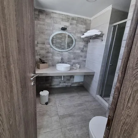 Hotel Eleni 2*