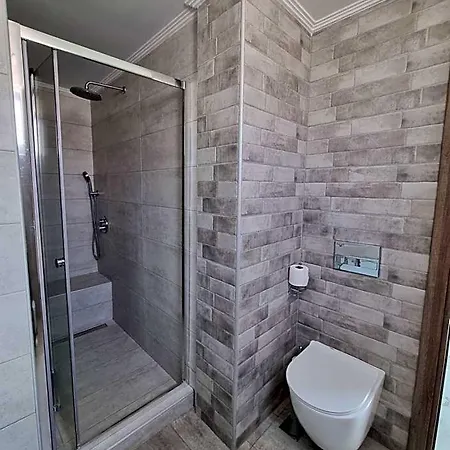 Eleni Hotel 2*