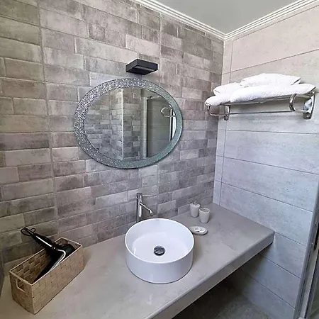 Eleni Hotel 2*
